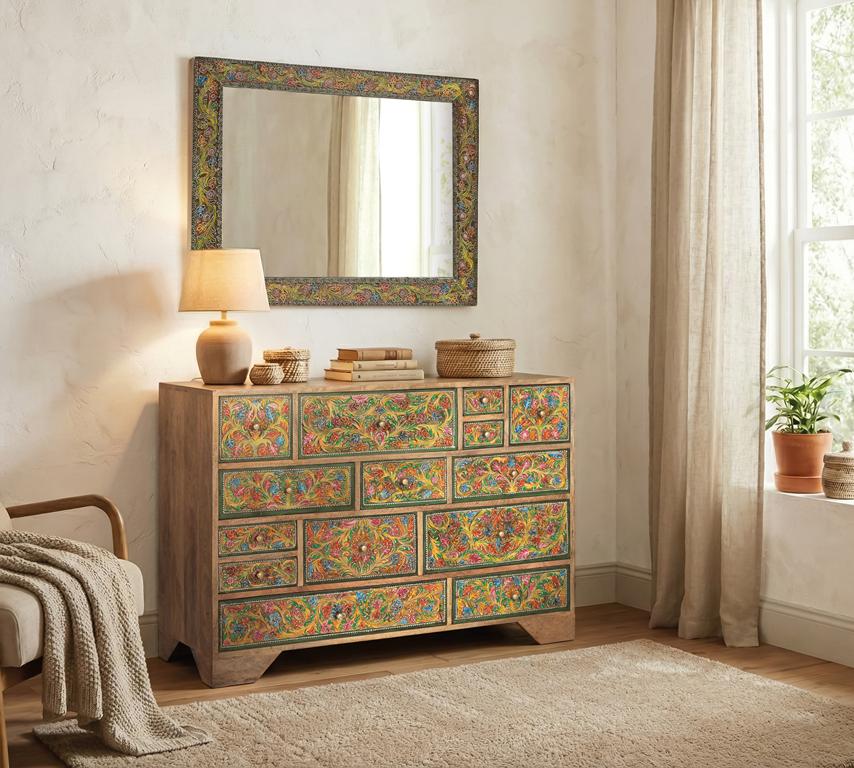 DRESSER